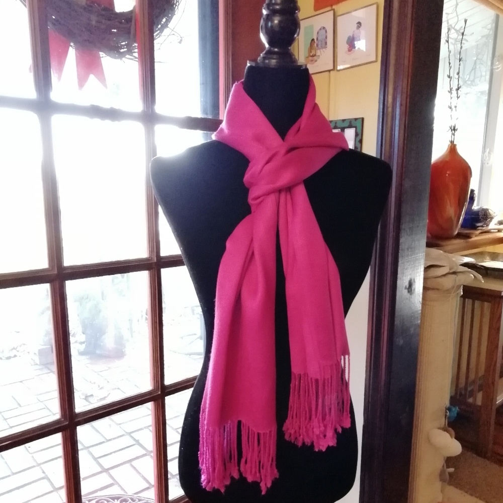 Studio Thirty-six Pink 100% Viscose Fringe Scarf